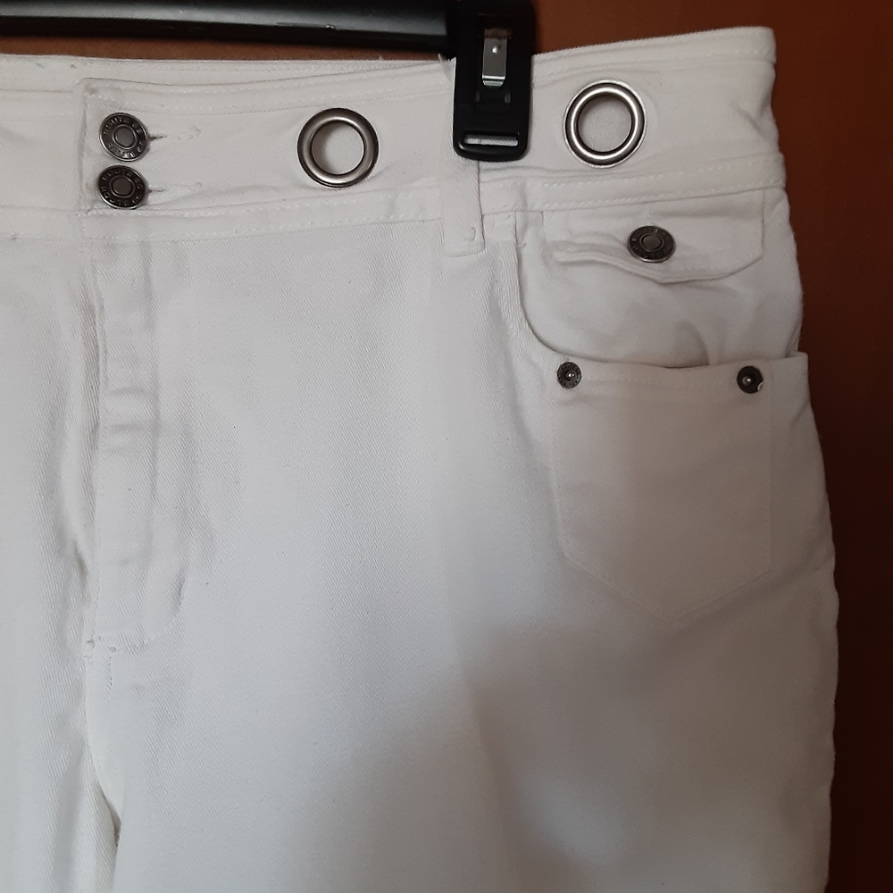 Capris - Picture 2 of 7